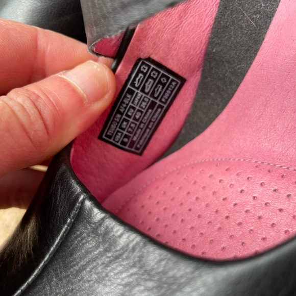 TSUBO  Leather Women's Shoes sz 9 - Picture 8 of 9